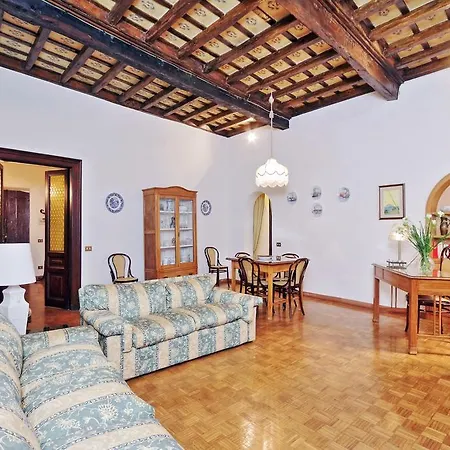 Navona Halldis شقة