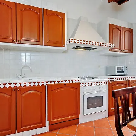 Navona Halldis شقة